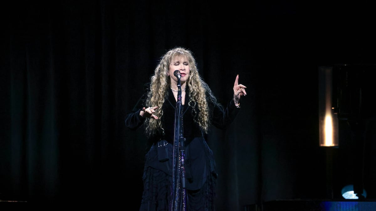 Concert review: Stevie Nicks delivers a timeless performance in Tampa