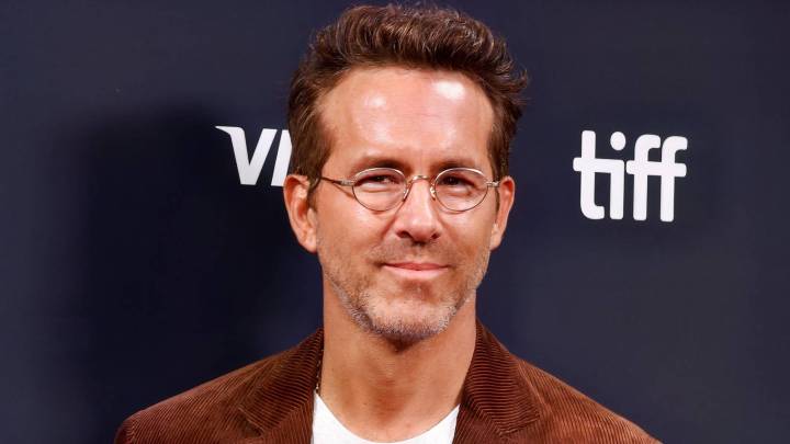 Spirited: Ryan Reynolds & Will Ferrell's Christmas Carol Retelling Tops Apple TV Charts