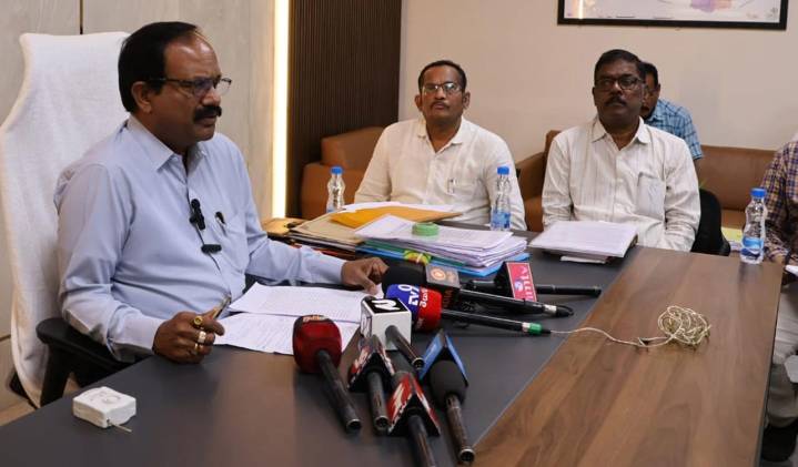 PDS rice diversion mafia busted in Kothagudem, several booked