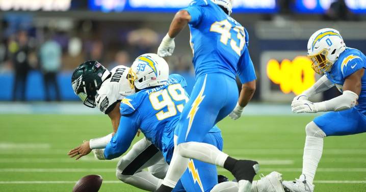 The pivotal plays from Jalen Hurts, Eagles' OT meltdown against the Chargers