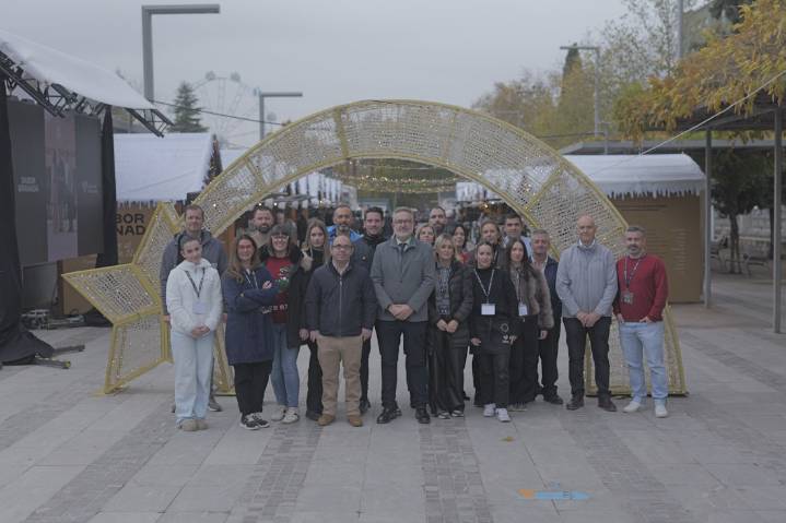 El Mercado de Navidad 'Sabor Granada' abre sus puertas en el Paseo del Violón