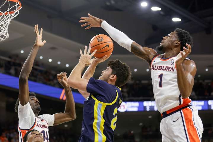 Auburn basketball’s Emeka Opurum to miss the remainder of the season
