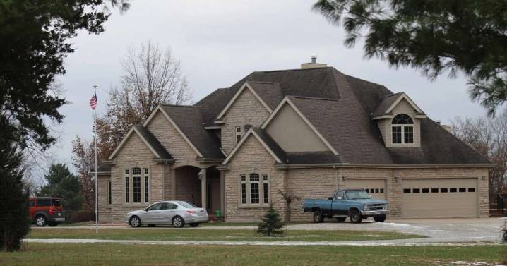 Mariannette Miller-Meeks changes voting address back to Ottumwa home