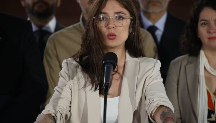 Ministra Vallejo pide al comando de Kast aclarar recortes en gasto social en eventual gobierno