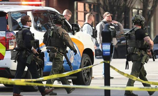 Tiroteo en Universidad Estatal de Kentucky dejó un muerto y un herido