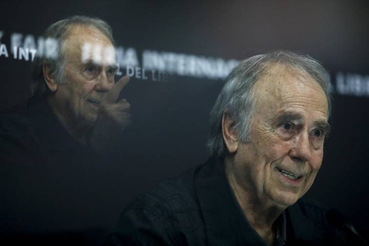 Joan Manuel Serrat dice en México que le gustaría morir entre canciones