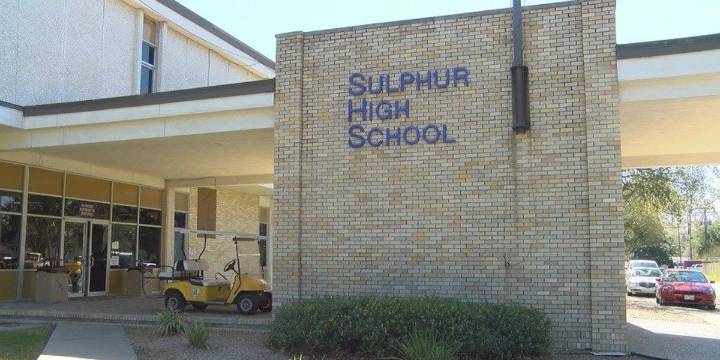 Sulphur High School evacuated amid reported bomb threat, CPSB confirms