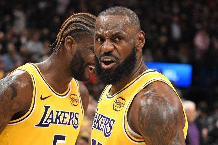 Deadspin | After streak-ending victory, LeBron James, Lakers head to Boston