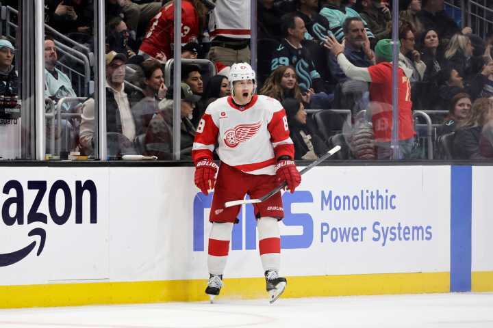 Kane scores late in 3rd period to help Red Wings beat Kraken 4