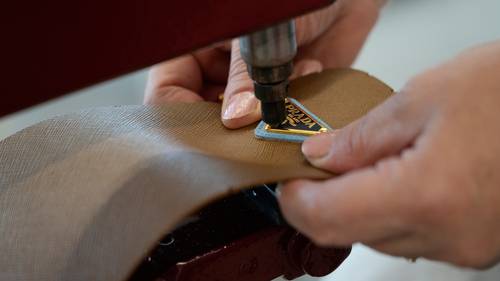 Prada Group says it has purchased fashion rival Versace in a deal worth nearly $1.4 billion