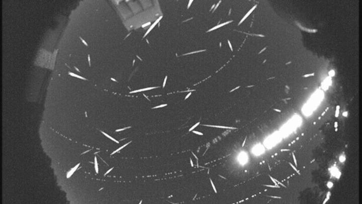 Este fin de semana se dará la noche más brillante del año por la lluvia de meteoritos “Gemínidas”, que estará en su pico más alto: Consejos y horarios de observación para Colombia y Venezuela