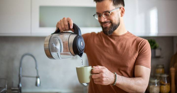 Nutritionist says drinking warm water at right time boosts weight loss
