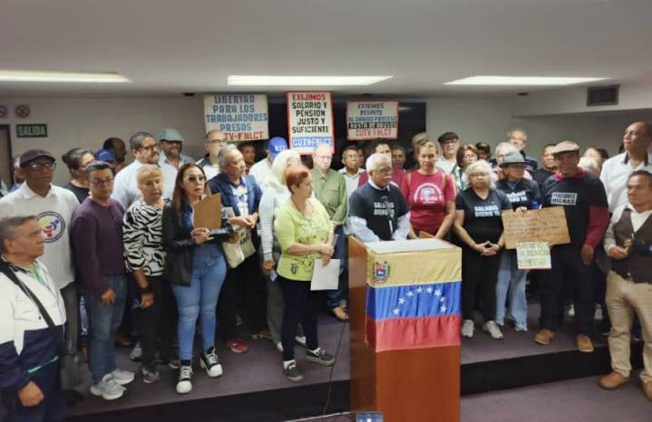 Sindicatos firman “gran acuerdo nacional” para impulsar lucha por salarios