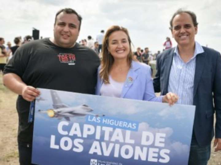 Mientras Llaryora se recupera de una operación, la vicegobernadora de Córdoba tuvo que seguir el acto de los F-16 fuera de la base porque no recibió invitación oficial