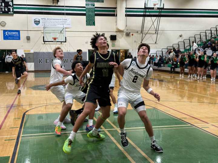 Kentwood’s late rally not enough against Auburn