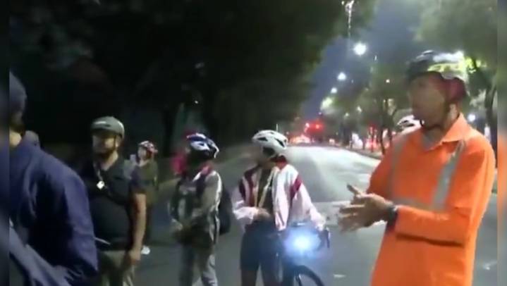 Manifestantes bloquean calzada Ignacio Zaragoza para exigir justicia por ciclista atropellado