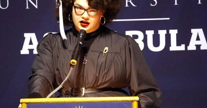 Nearly 100 graduate from Kent State Ashtabula