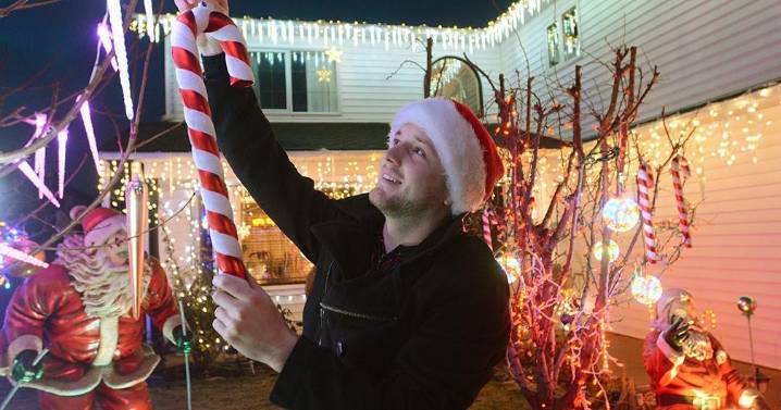 Christmas lights nudge up power demand across B.C.