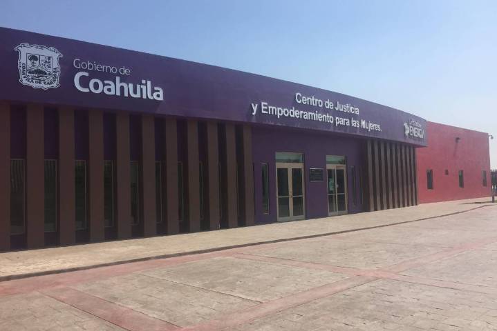 Saltillo: agresivo hombre golpea salvajemente a su esposa; las hijas lo mandan a él al penal