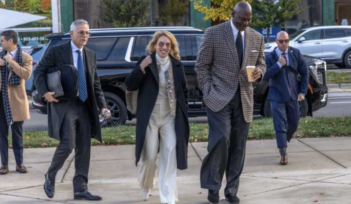 Michael Jordan compareció ante el tribunal en inicio de juicio antimonopolio contra NASCAR