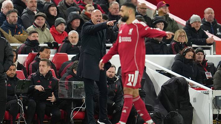 La decisión que tomó el Liverpool luego del cara a cara entre Mohamed Salah y Arne Slot por el enorme escándalo generado Seguirán las reuniones entre el jugador y el técnico.