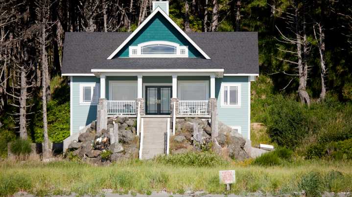 Smart Ways To Give Your Small Home Some Coastal Charm