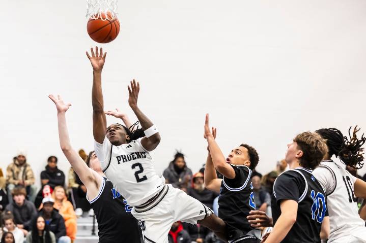 Saginaw United christens fieldhouse with win over Detroit Catholic Central