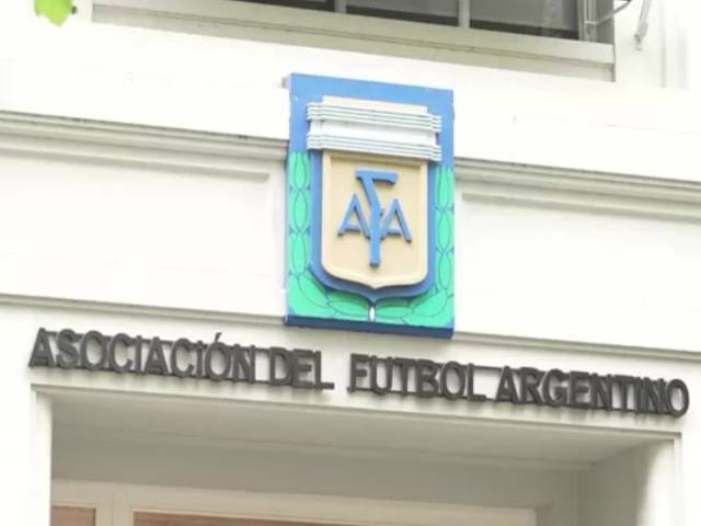 Argentina: allanan la AFA y 17 clubes por investigación de lavado de dinero