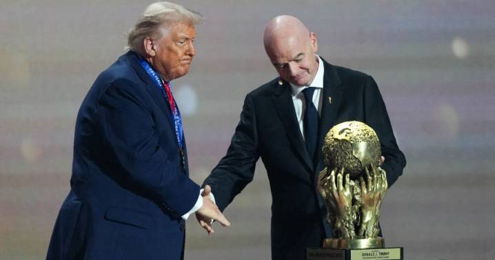 "El mundo es más seguro ahora", Trump al recibir el premio por la paz durante el sorteo de la Copa del Mundo 2026