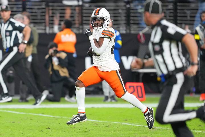 R1-Bound Ohio State WR a Strong Fit for Shedeur Sanders’ Browns, Per ESPN Expert Ohio State's first-round WR is projected to join Shedeur Sanders in Cleveland. Analyst says he's exactly what the Brown