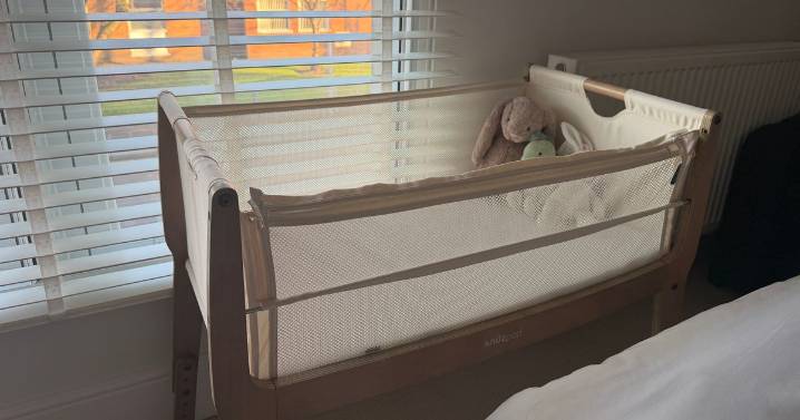 SnuzPod Studio Bedside Crib review: The perfect baby cot for a small bedroom