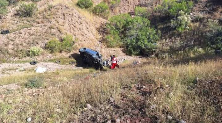 Conductor de 75 años se sale del camino y termina ...