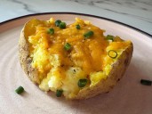 The Kitchn: This 1-ingredient upgrade for baked potatoes makes them impossibly fluffy – Chicago Tribune
