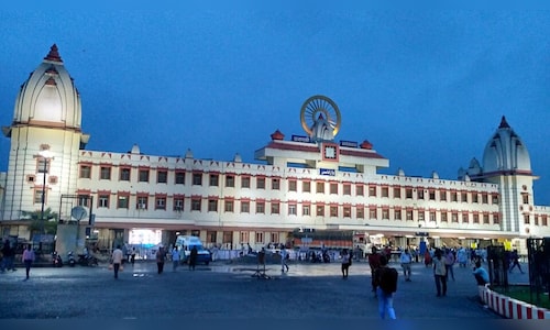 Top 10 famous railway stations in India