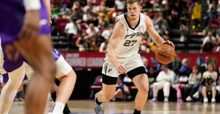 Open Thread: Spurs waive Riley Minix
