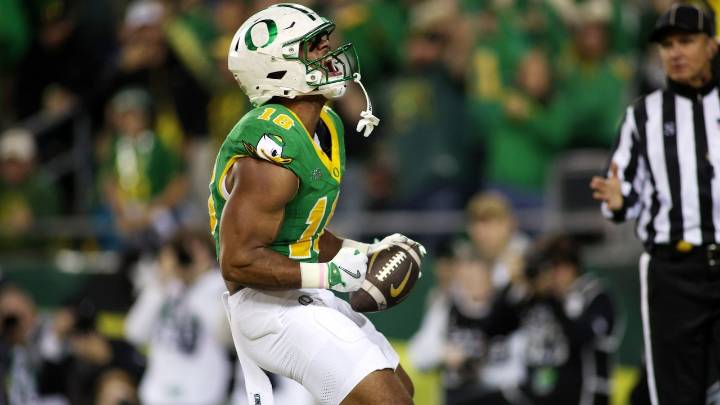 Oregon’s Kenyon Sadiq named Big Ten’s tight end of the year