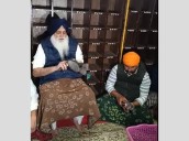 Virsa Singh Valtoha performs Seva as 'Tankhah' at Golden Temple; Watch Video [ FULL VIEW ]