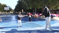 Sanz inaugura la pista de baloncesto de la avenida Jiménez