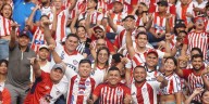 Policía se hace viral por reacción en plena cancha del Metropolitano de Barranquilla cuando pedía convalidar el segundo gol de Junior contra Nacional