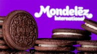 La fábrica que elabora Oreo, Rhodesia y Pepitos frena 3 semanas su producción