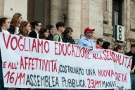 Nueva batalla cultural en Italia: proyecto propone educación sexual solo con permiso de los padres