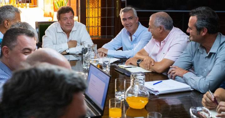 Weretilneck reunió a su Gabinete, el primer encuentro poselectoral, y el análisis salarial