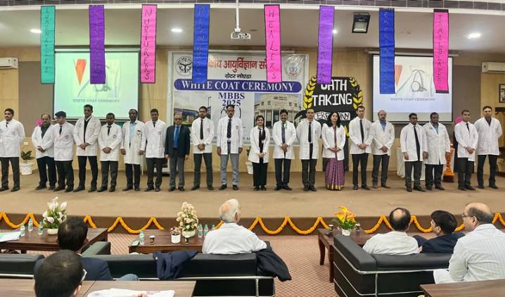 GIMS Greater Noida Welcomes MBBS Batch of 2025 with White Coat and Oath