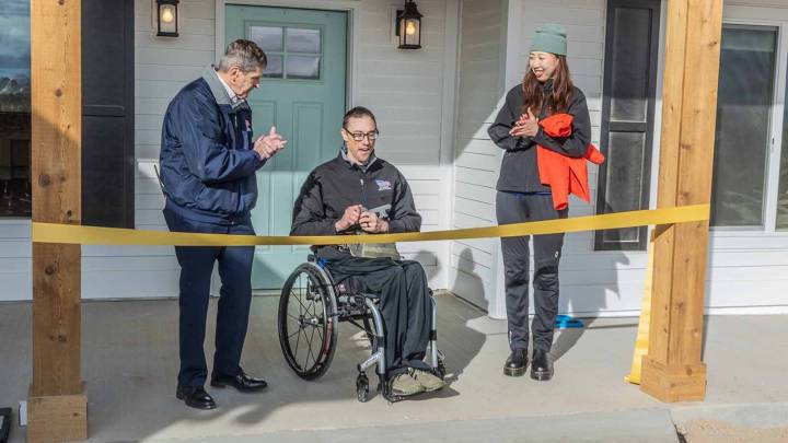 Wyoming Army Veteran And Paralympian Gets A New House Near Casper