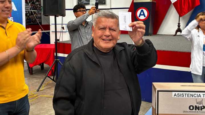 César Acuña sobre el allanamiento de la casa de su hermano: Parece que tiene que ver más con César Acuña que con Oscar Acuña