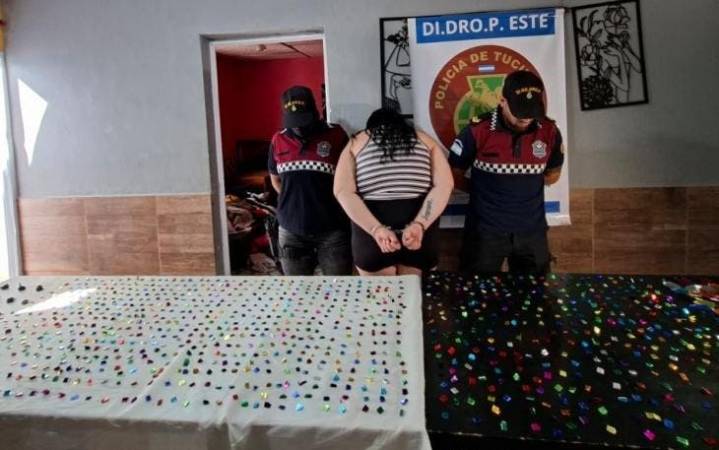 En dos allanamientos secuestran más de 1400 dosis de cocaína