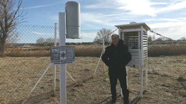 El observatorio de un pequeño pueblo de Teruel en el ‘Triángulo del Hielo’ cumple 40 años: “Lo que más me impactó fue la tormenta catastrófica de agosto de 1996”