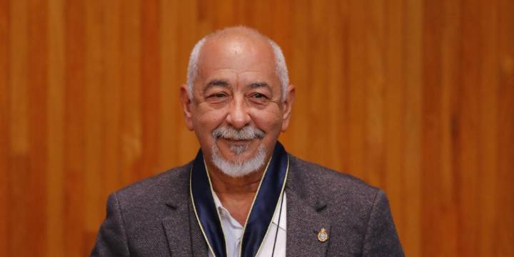 Leonardo Padura recibió el doctorado honoris causa por su “extraordinaria” obra en México