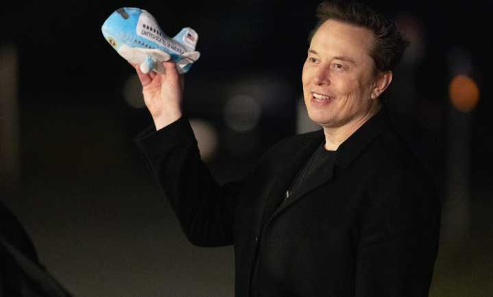 Aboga Elon Musk por las visas H