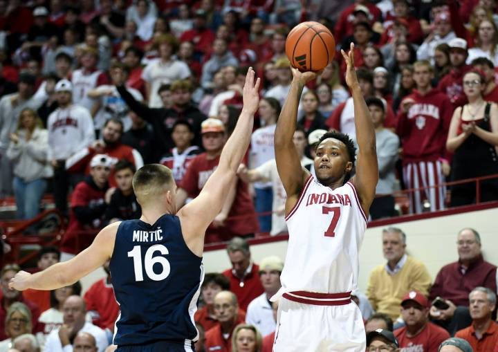 Deadspin | Lamar Wilkerson (44) hits Indiana-record 10 3s in rout of Penn St.